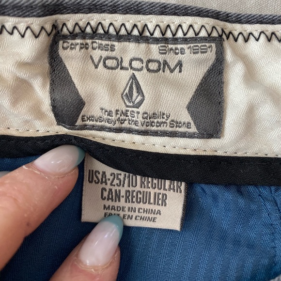 Volcom Shorts - Picture 6 of 6